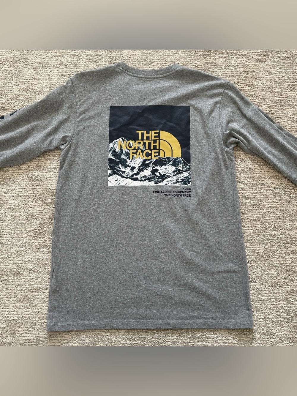 The North Face Logo Play Graphic Men's Crew Neck Long Sleeve T-Shirt Size Small